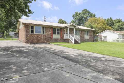 16 Colonial Drive, Jacksonville, NC 28546