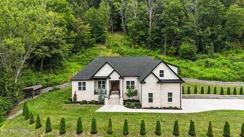 3301 Greenway Drive, Knoxville, TN 37918