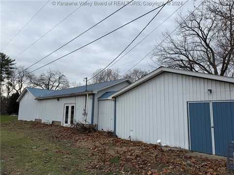123 POST Road, Mason, WV 25260