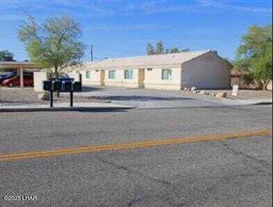 2080 Holly Dr, Lake Havasu City, AZ 86404