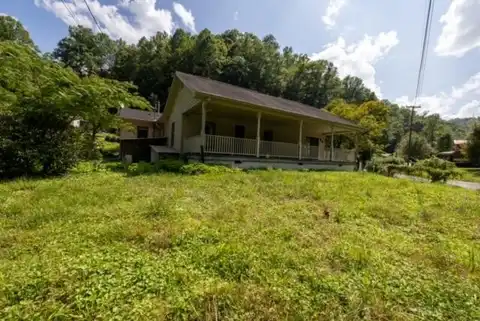 939 Right Fork Island Creek Road Road, Pikeville, KY 41501