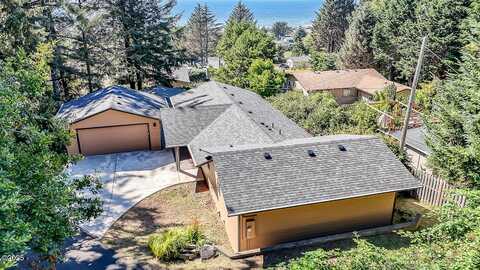 1076 King Street, Yachats, OR 97498