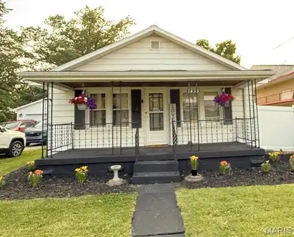 1433 N 6th Street, Vandalia, IL 62471