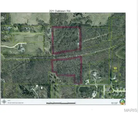 221 Oaklawn Rd., Glen Carbon, IL 62034