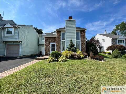 15 Jeffrey Circle, Brunswick Gardens, NJ 08810