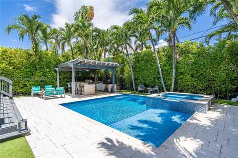 525 Lakeview Dr, Miami Beach, FL 33140