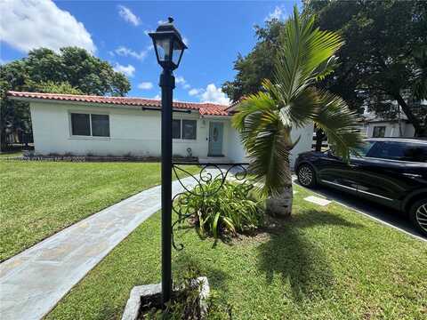6590 SW 21st St, West Miami, FL 33155