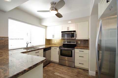 3010 Willow Ln, Hollywood, FL 33021