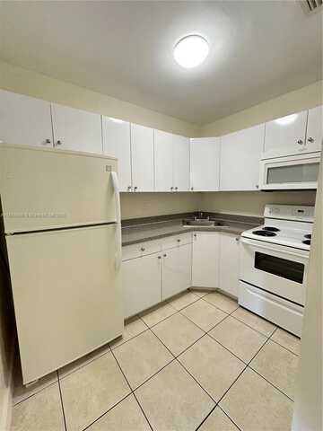 609 NW 7th Ave, Hallandale Beach, FL 33009