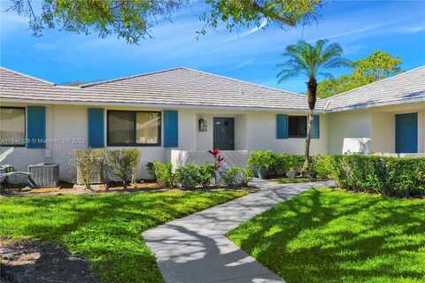105 Club Dr, Palm Beach Gardens, FL 33418