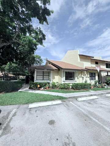 150 SW 97th Ave, Pembroke Pines, FL 33025