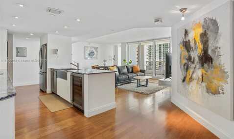 1717 N Bayshore Dr, Miami, FL 33132