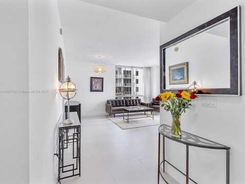 1060 Brickell Ave, Miami, FL 33131