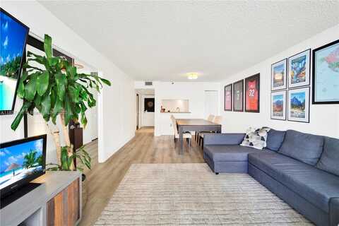 555 NE 15th St, Miami, FL 33132