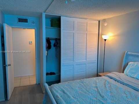undefined, Hallandale Beach, FL 33009