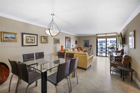 2401 Collins Ave, Miami Beach, FL 33140