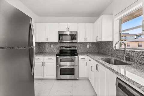 7505 SW 82nd St, Miami, FL 33143
