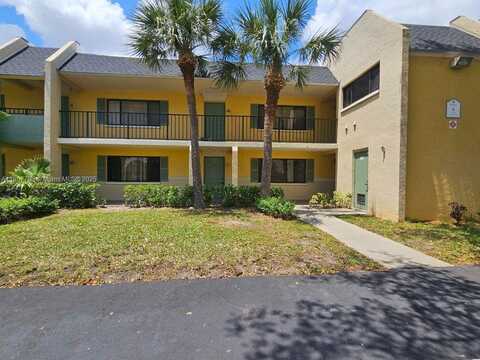 605 Meadows Cir, Boynton Beach, FL 33436