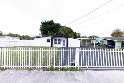 18611 NW 28th Pl, Miami Gardens, FL 33056