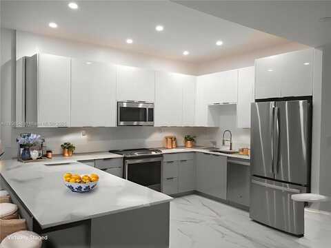 19370 E Collins Ave, Sunny Isles Beach, FL 33160