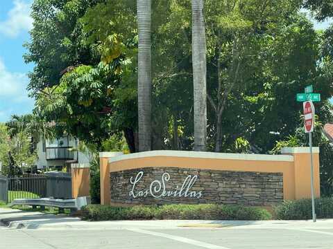 10022 NW 7th St, Miami, FL 33172