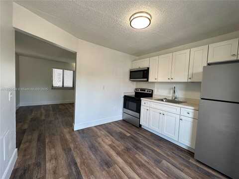 529 SW 4th St, Miami, FL 33130