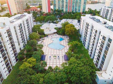 16919 N Bay Rd, Sunny Isles Beach, FL 33160