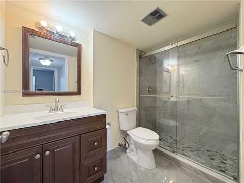 10431 N Kendall Dr, Miami, FL 33176