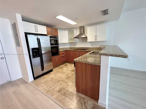 170 SE 14th St, Miami, FL 33131