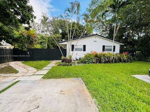 1002 NE 119th St, Biscayne Park, FL 33161