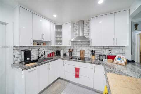 3715 SW 29th St, Miami, FL 33134