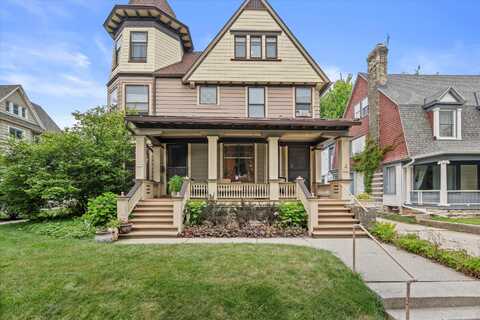 2581 N Maryland Ave, Milwaukee, WI 53211