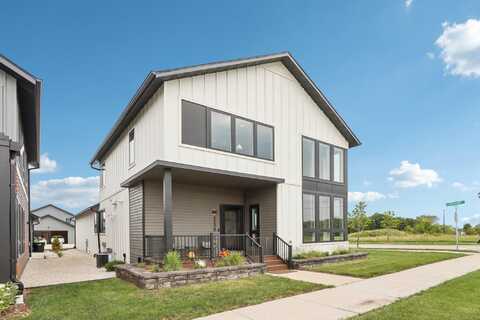 4238 E Lake Vista Blvd, Oak Creek, WI 53154