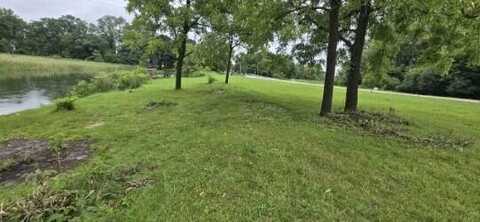 578 S Concord Rd, Oconomowoc, WI 53066