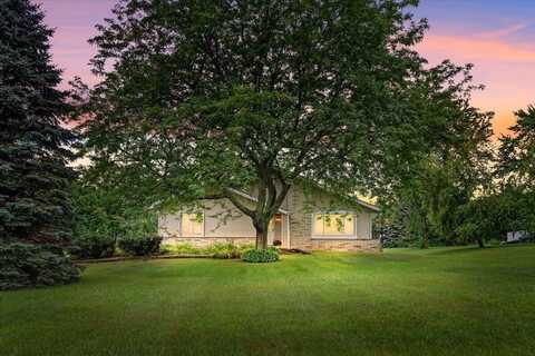 5591 Jacqueline Dr, West Bend, WI 53095
