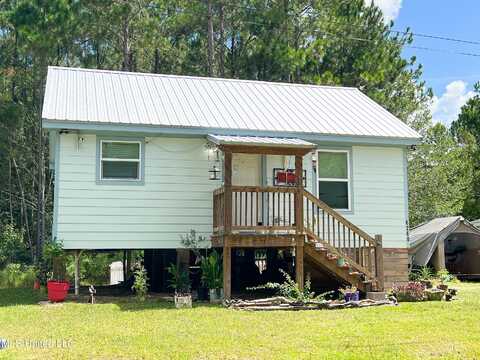 6260 E Oktibbeha Street, Bay Saint Louis, MS 39520