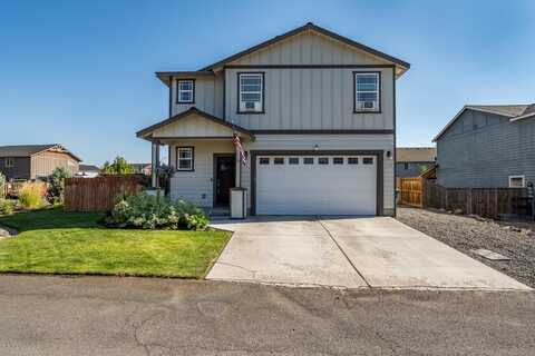 728 NE Apache Circle, Redmond, OR 97756