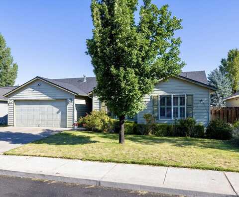 835 NE Nickernut Avenue, Redmond, OR 97756