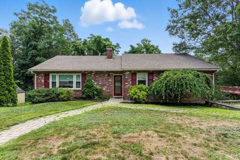 7 Riverview Ave, Maynard, MA 01754
