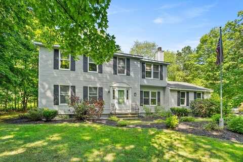 27 Park St, Pepperell, MA 01463
