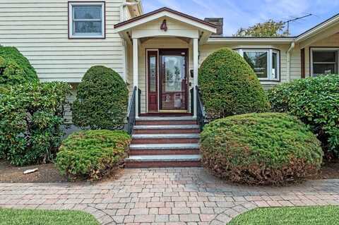 4 Butterworth Rd, Beverly, MA 01915