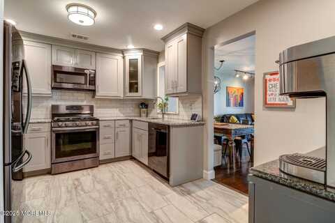 19 Tulip Lane, Freehold, NJ 07728