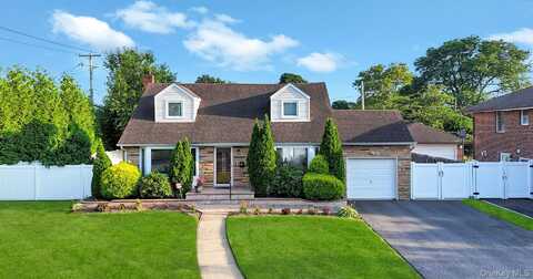 115 Birchwood Park Drive, Syosset, NY 11791