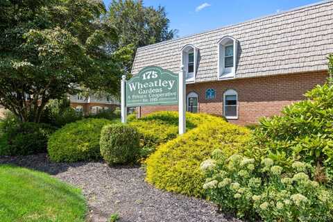 175 Main Avenue, Wheatley Heights, NY 11798