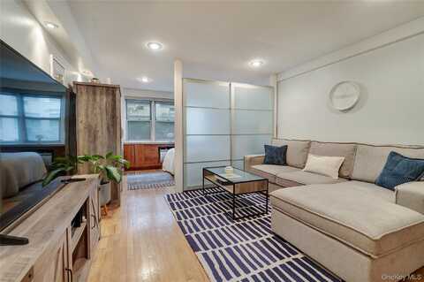 321 E 45th Street, New York (Manhattan), NY 10017