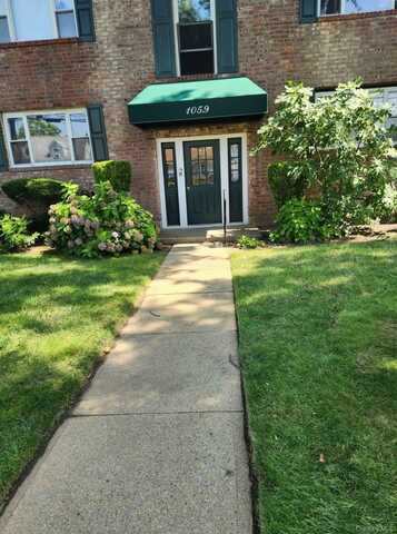 1059 Rottkamp Street, Valley Stream, NY 11580