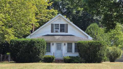 653 Main Road, Aquebogue, NY 11931