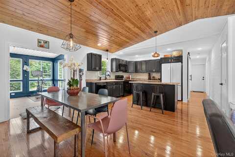 668 Cochecton Turnpike, Narrowsburg, NY 12764