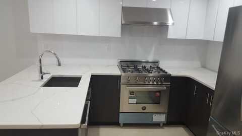 158-15 Union Turnpike, Fresh Meadows, NY 11366