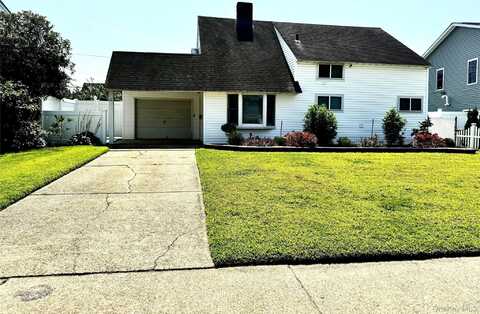 12 Elves Lane, Levittown, NY 11756